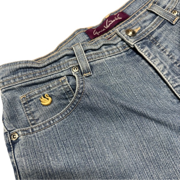 Gloria Vanderbilt Women’s Denim Blue Relaxed Jeans - Picture 3 of 11